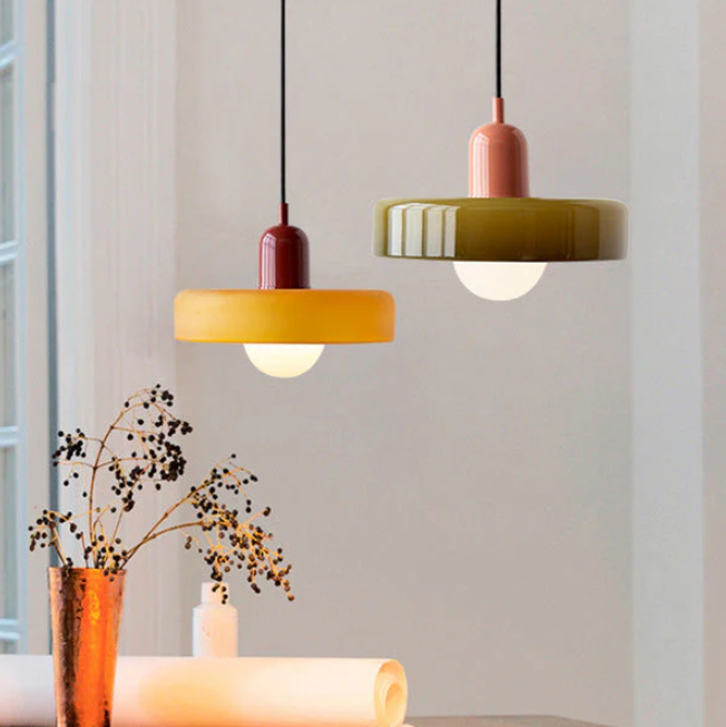 Lámpara colgante Bauhaus en vidrio coloreado